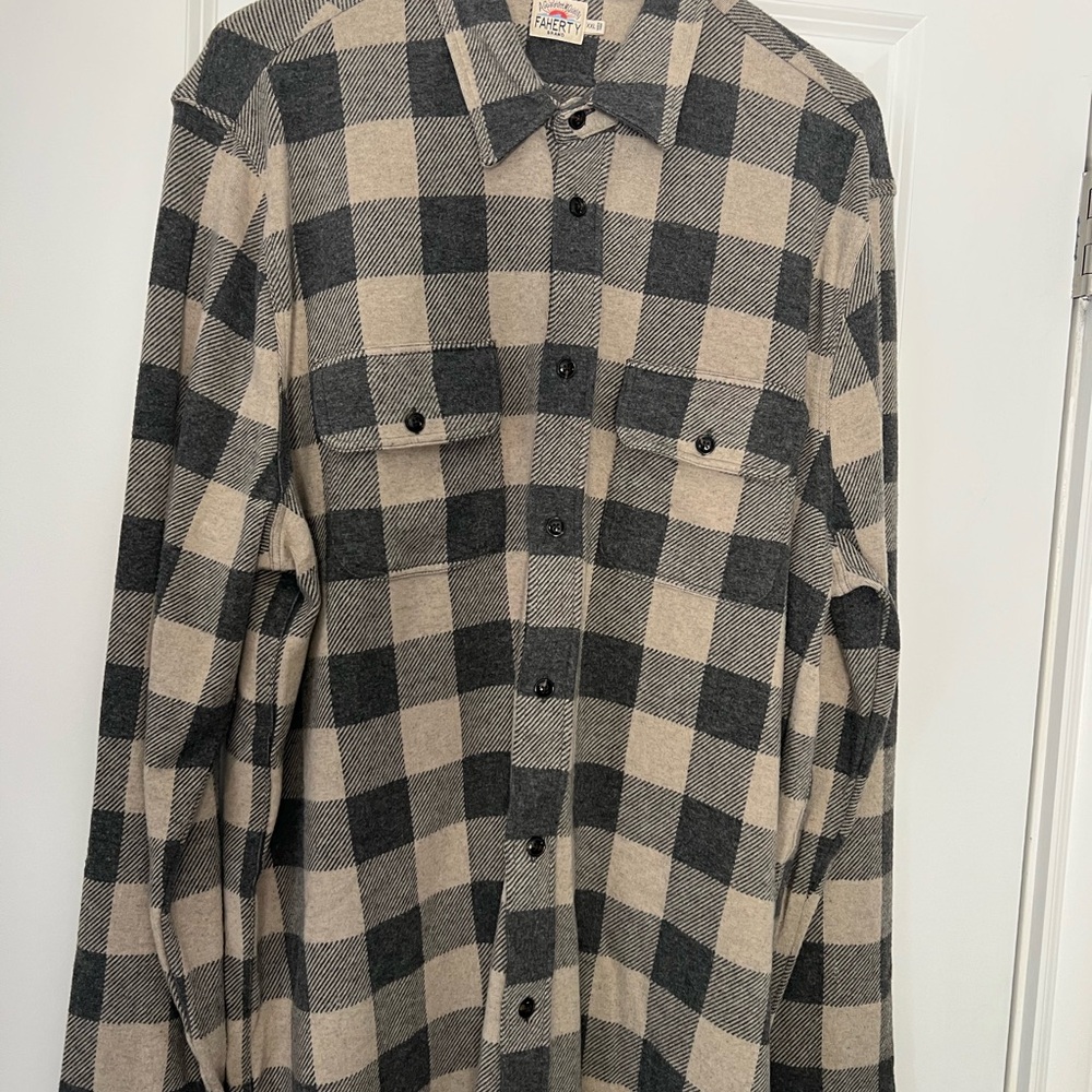 Faherty Black and Beige Plaid Legend Sweatershirt  Men’s XXL
